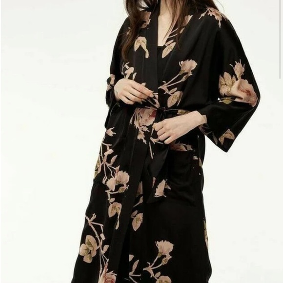 Wilfred Floral Beige Robe - Picture 4 of 16